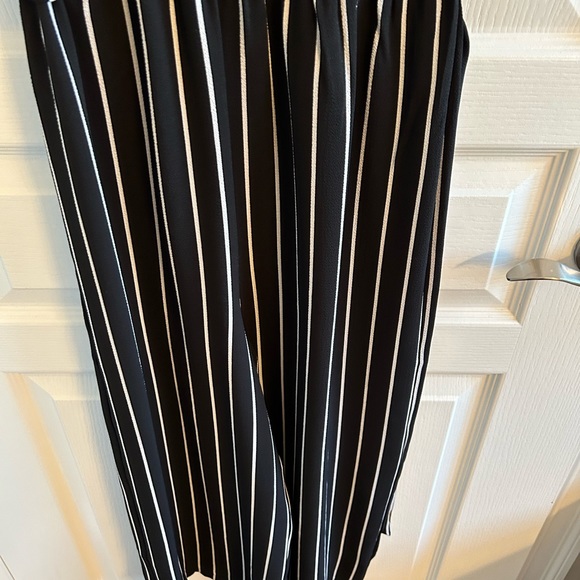 Suzy Shier Jumpsuit - Picture 4 of 4